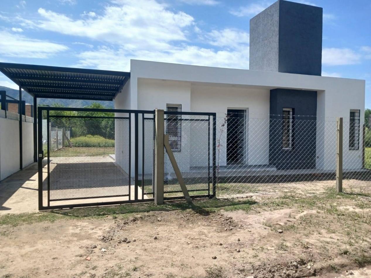 CASA TOTALMENTE AMOBLADA 