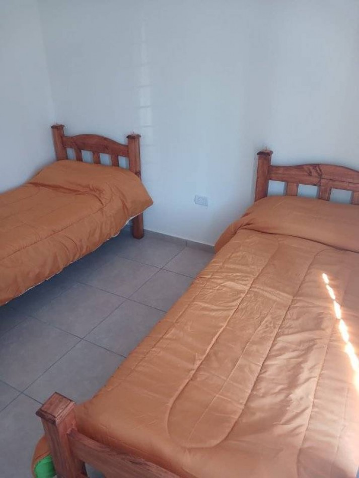 CASA TOTALMENTE AMOBLADA 