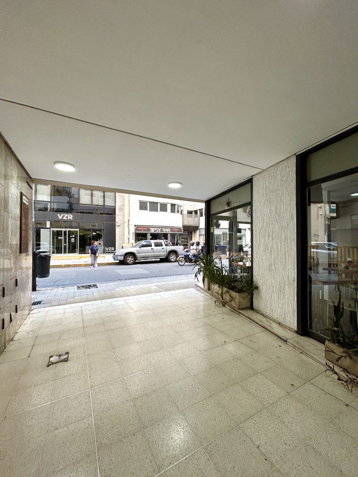 Venta de amplio Local Comercial 